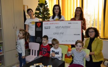 HARD ROCK CAFE București donează în beneficiul Asociaţiei HELP AUTISM