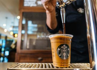 Starbucks lansează în premieră în România Nitro Cold Brew, cea mai tare băutură a verii